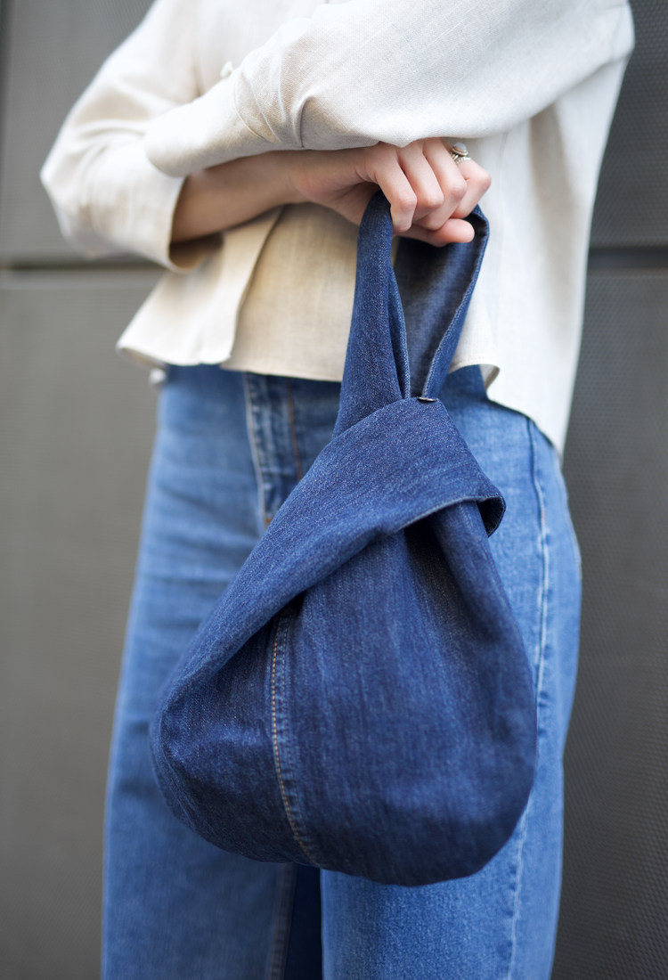 Bolso de mano nudo MIRV Blue