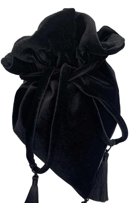Limosnera negra de terciopelo